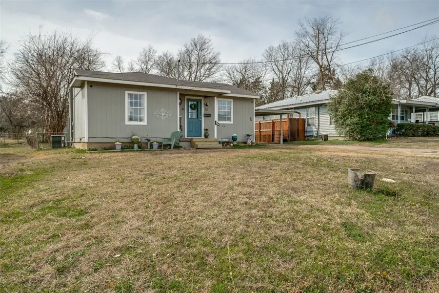 901 Park Street, Greenville, TX 75401 - #3