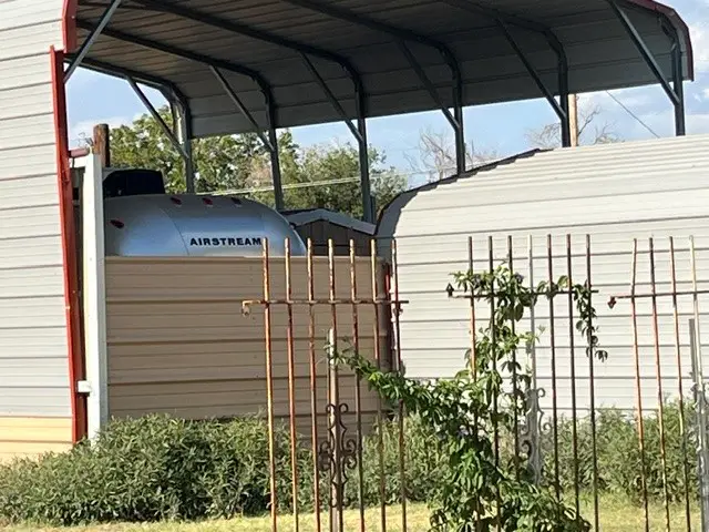 1001 N Mckinley Avenue, Rotan, TX 79546 - #2