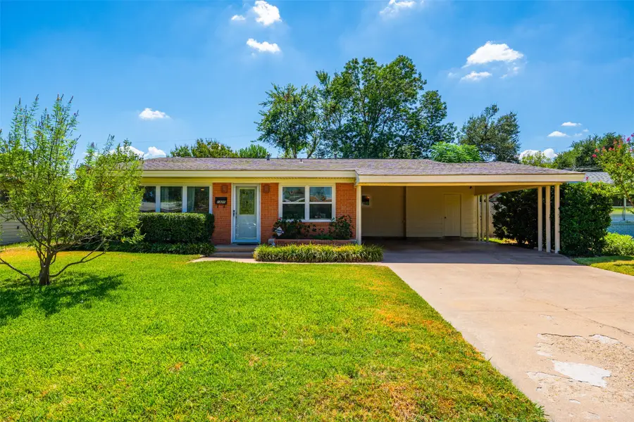 1820 Puritan Drive, Irving, TX 75061 - #2