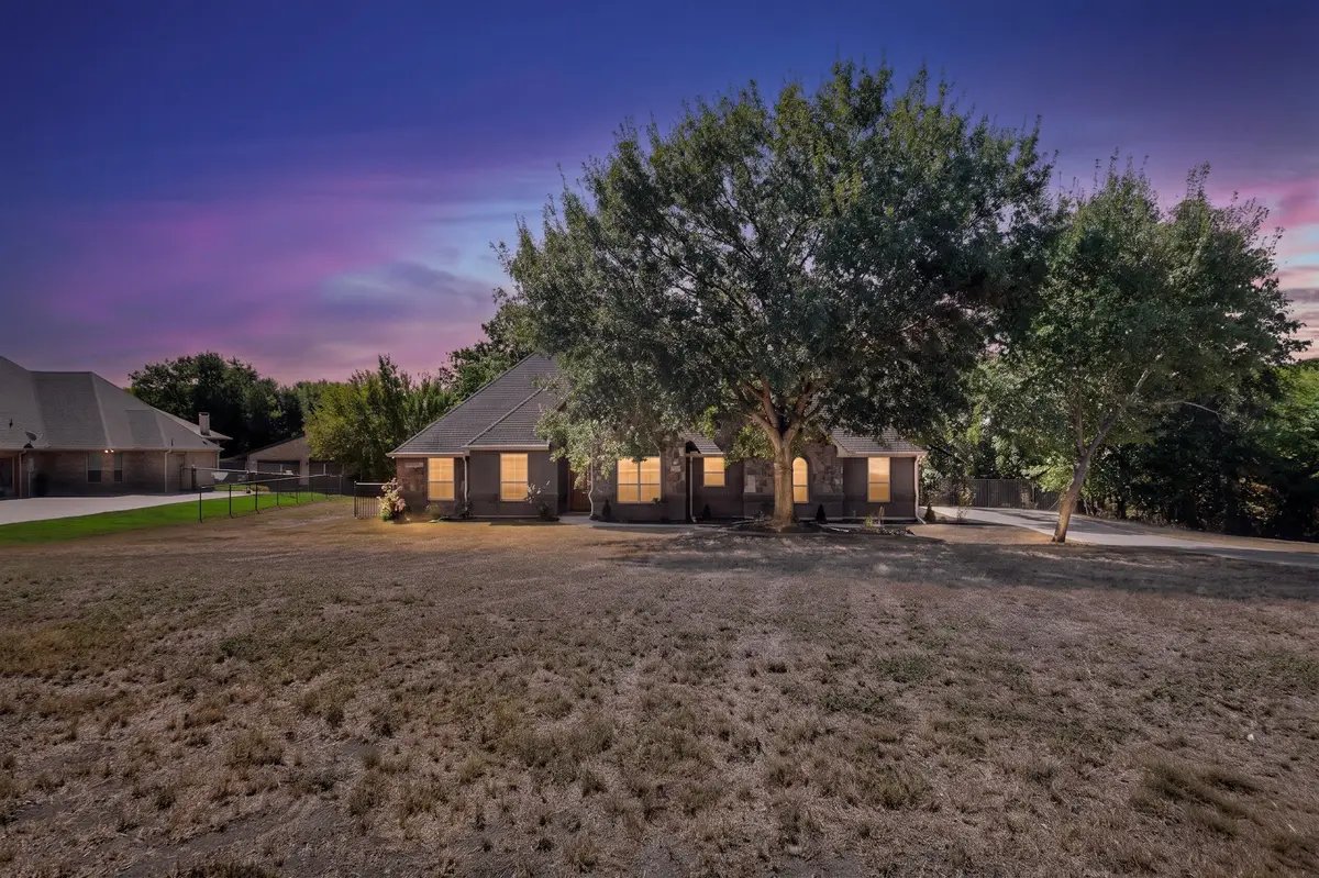108 Winding Way, Azle, TX 76020 - #1