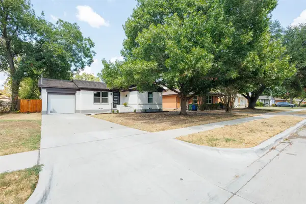 1011 E Alan Avenue, Carrollton, TX 75006