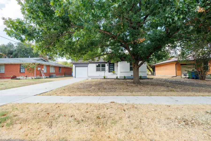 1011 E Alan Avenue, Carrollton, TX 75006 - #2