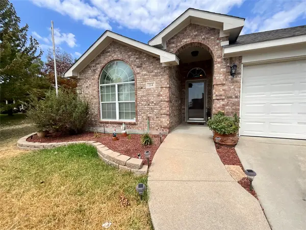 214 Southpeak Lane, Ponder, TX 76259