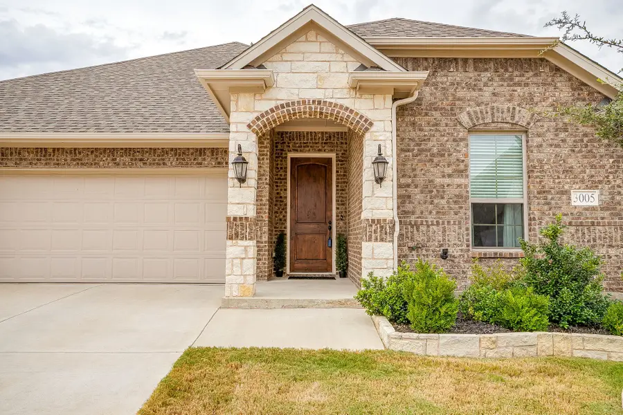 3005 Nob Hill Drive, Burleson, TX 76028 - #3