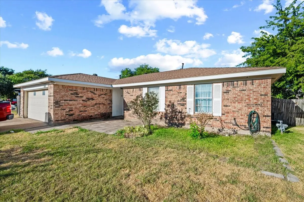 3610 Hummingbird Drive, Grand Prairie, TX 75052 - #1
