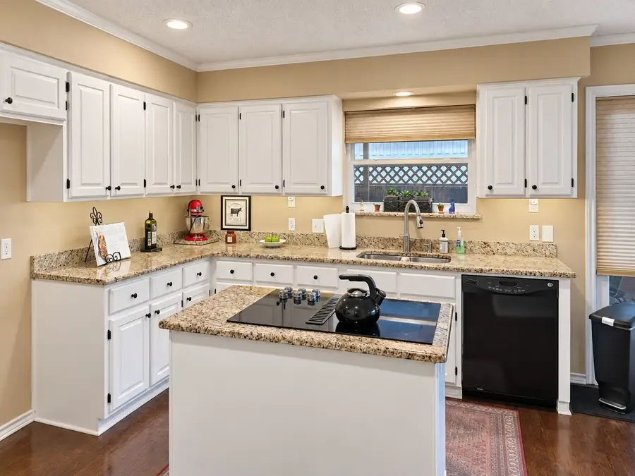 6615 Waterwood Circle, Benbrook, TX 76132 - #3