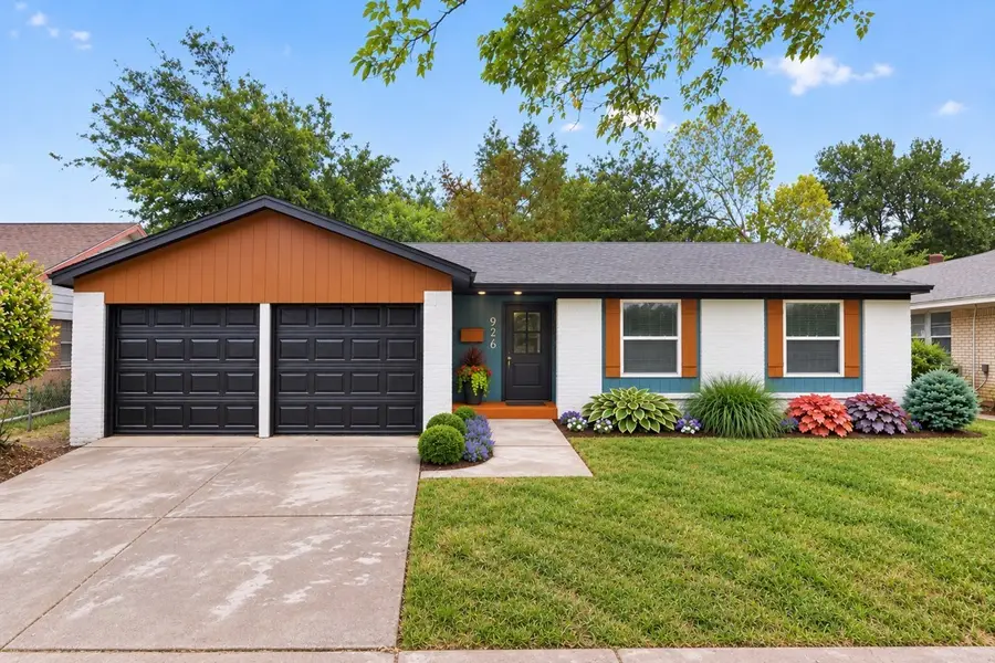 926 SE 3rd Street, Grand Prairie, TX 75051 - #2