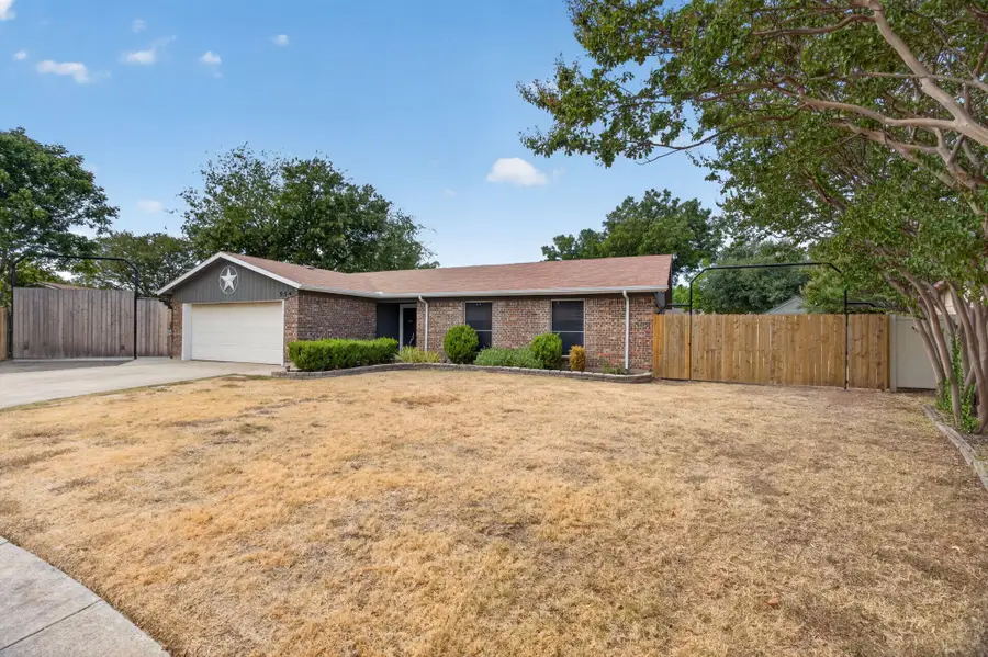554 Taos Court, Saginaw, TX 76179 - #2