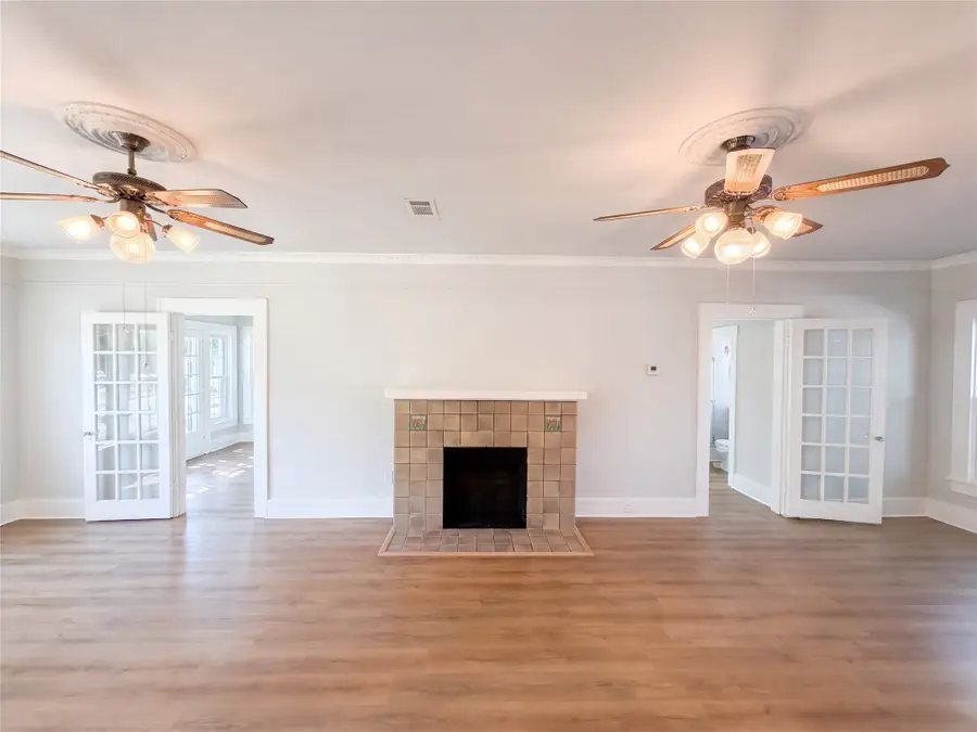 615 NW 5th Avenue, Mineral Wells, TX 76067 - #2