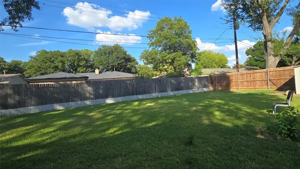 1611 Park Ridge Terrace, Arlington, TX 76012