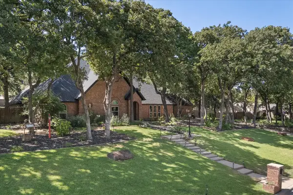 1518 Windsor Forest Trail, Keller, TX 76262