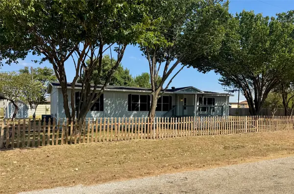 7201 Pica Drive, Alvarado, TX 76009