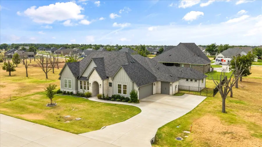 2703 Village Road, Granbury, TX 76049 - #2