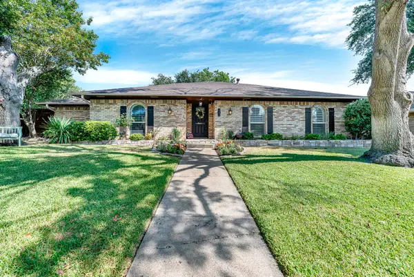 2521 Mollimar Drive, Plano, TX 75075
