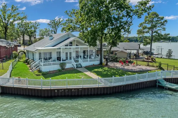 102 Shore Line Drive, Tool, TX 75143