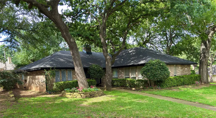 500 Sunlight Court, Arlington, TX 76006 - #2