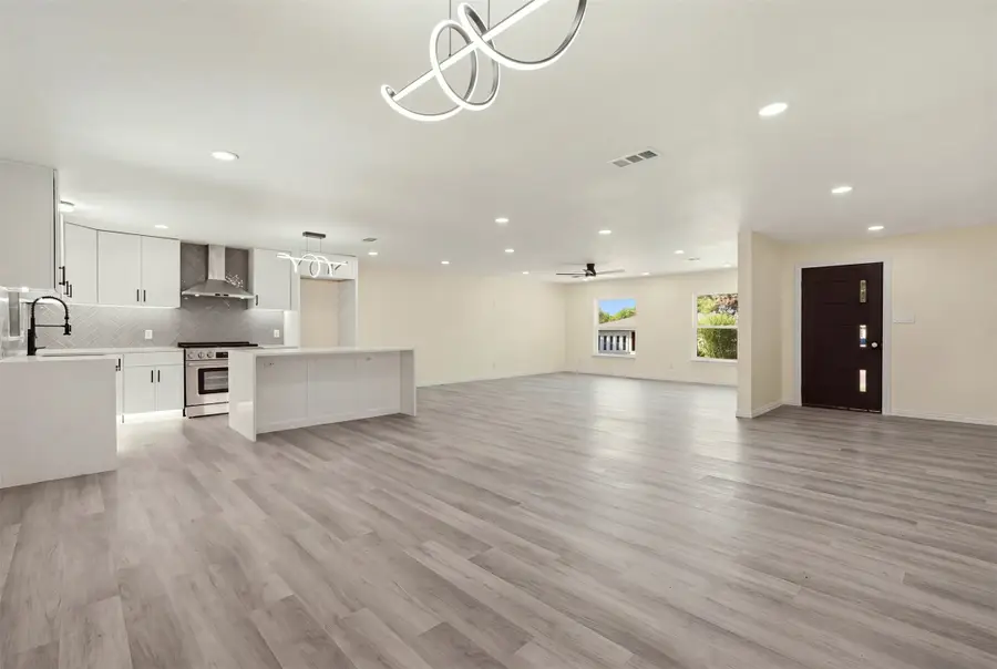 3030 Mark Twain Drive, Farmers Branch, TX 75234 - #2