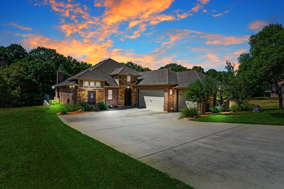 304 Dublin Circle, Gordonville, TX 76245 - #1