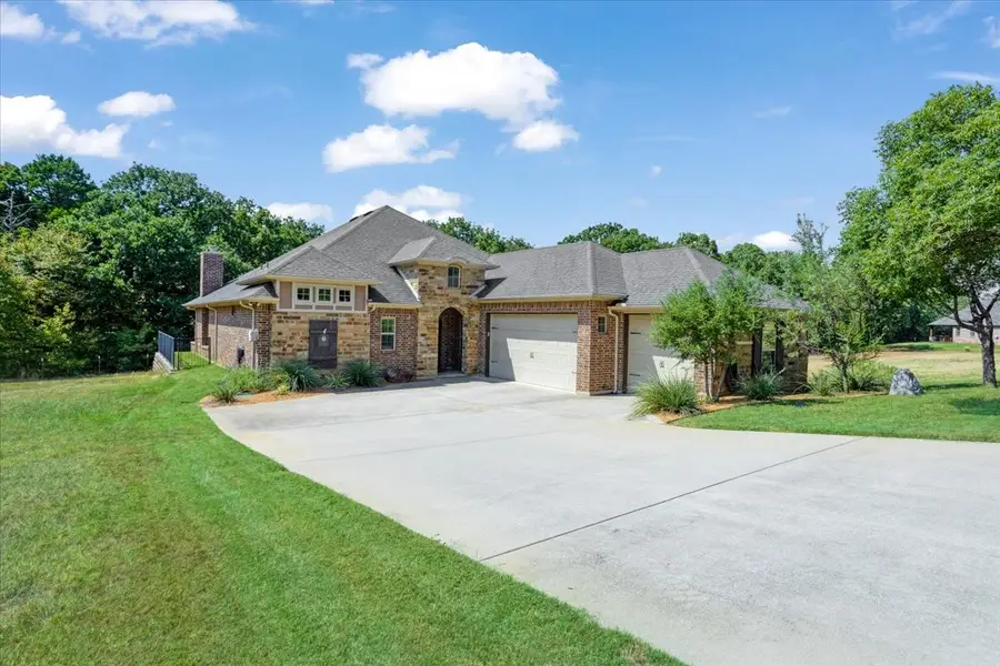 304 Dublin Circle, Gordonville, TX 76245 - #3