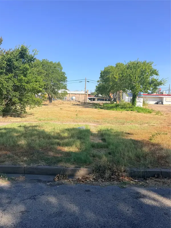 406 W Brown Street, Ennis, TX 75119