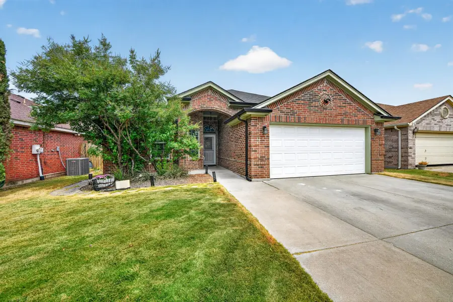 9228 Jason Drive, White Settlement, TX 76108 - #3