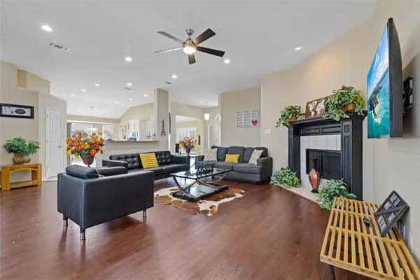335 Linhurst Drive, Murphy, TX 75094