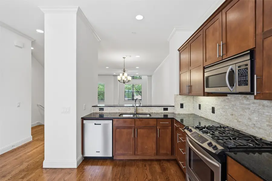 636 E Bluff Street, Fort Worth, TX 76102 - #2