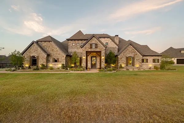 10613 Kyle Circle, Burleson, TX 76028