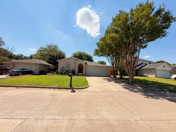 4040 Staghorn Circle N, Fort Worth, TX 76137