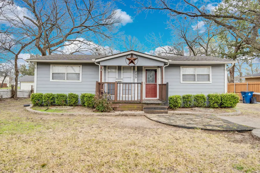 205 W Latimer Street, Ennis, TX 75119 - #2