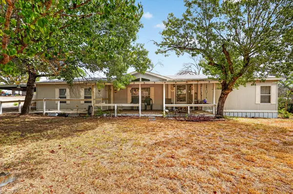 460 Valley View Drive, Azle, TX 76020