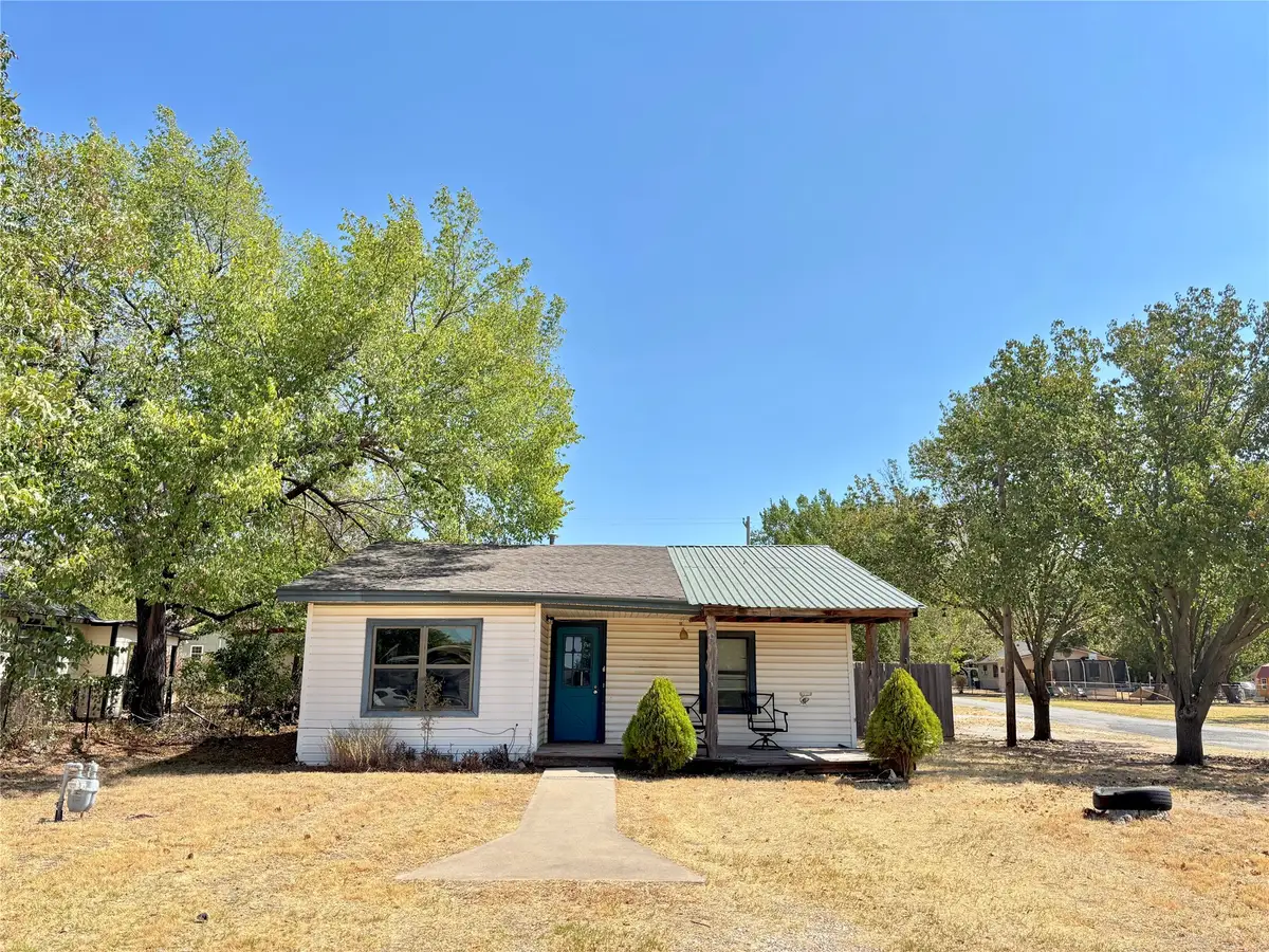 600 Travis Street, Nocona, TX 76255 - #1