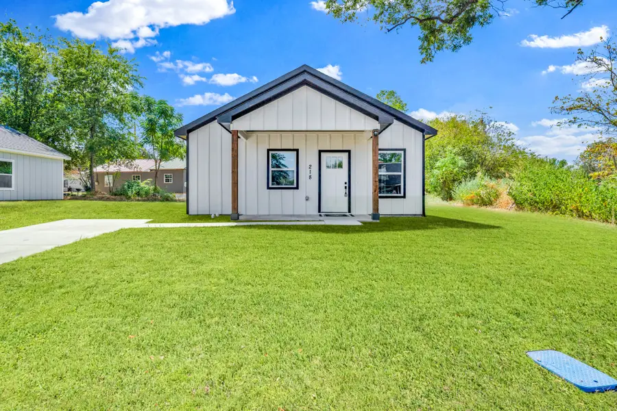 218 Calvert Street, Sulphur Springs, TX 75482 - #2