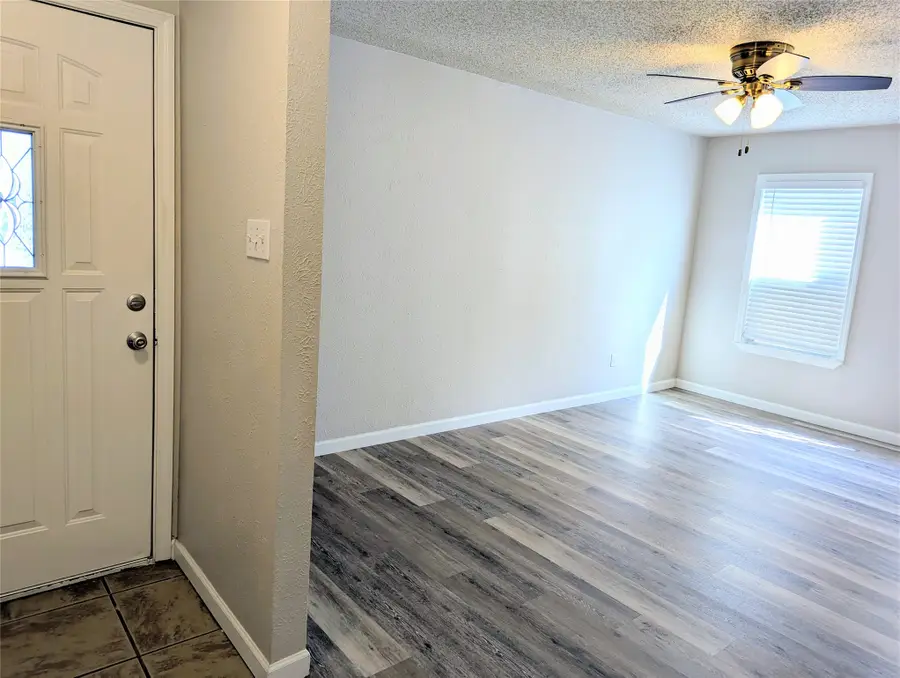 2727 Colonial Drive, Carrollton, TX 75007 - #2