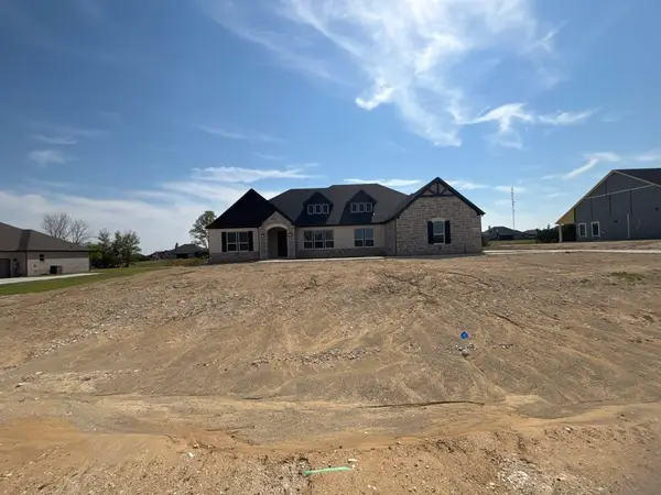 912 Creekview Whites Road, Van Alstyne, TX 75495