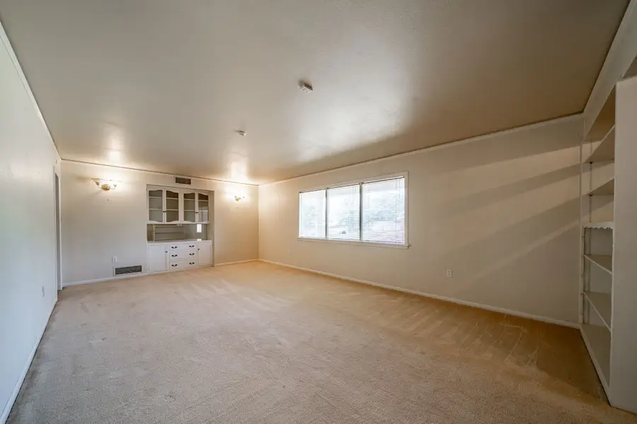110 E Mcarthur, Rotan, TX 79546 - #3