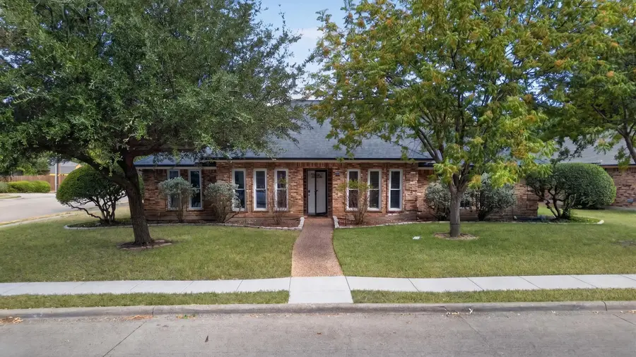901 Willow Brook Drive, Allen, TX 75002 - #2