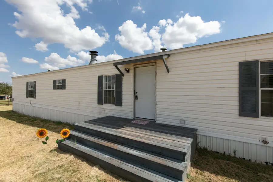 206 Creekview Meadows Court, Springtown, TX 76082 - #2