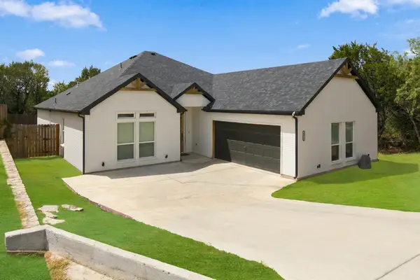 4822 Wichita Street, Granbury, TX 76048