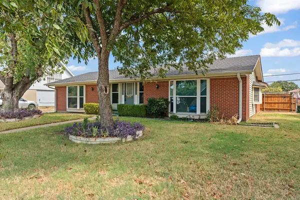 2906 Cheyenne Street, Irving, TX 75062