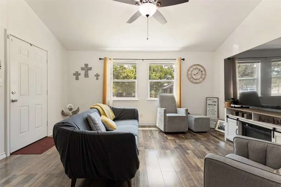 1404 Clinton Avenue, Fort Worth, TX 76164 - #3