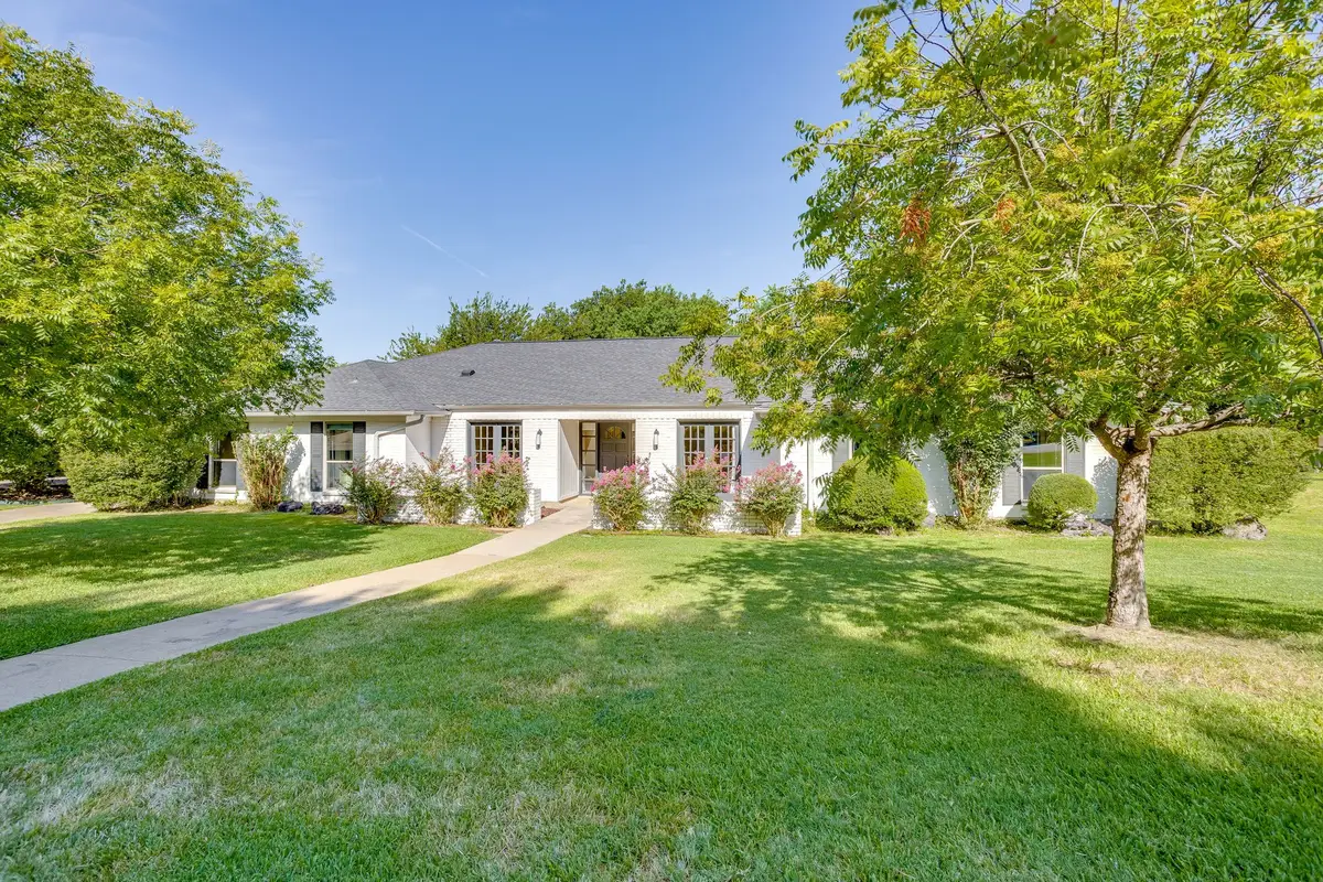 28 Bounty Road W, Benbrook, TX 76132 - #1