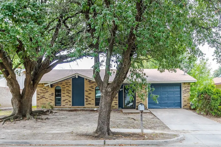 2633 Santa Anna Drive, Grand Prairie, TX 75052 - #2
