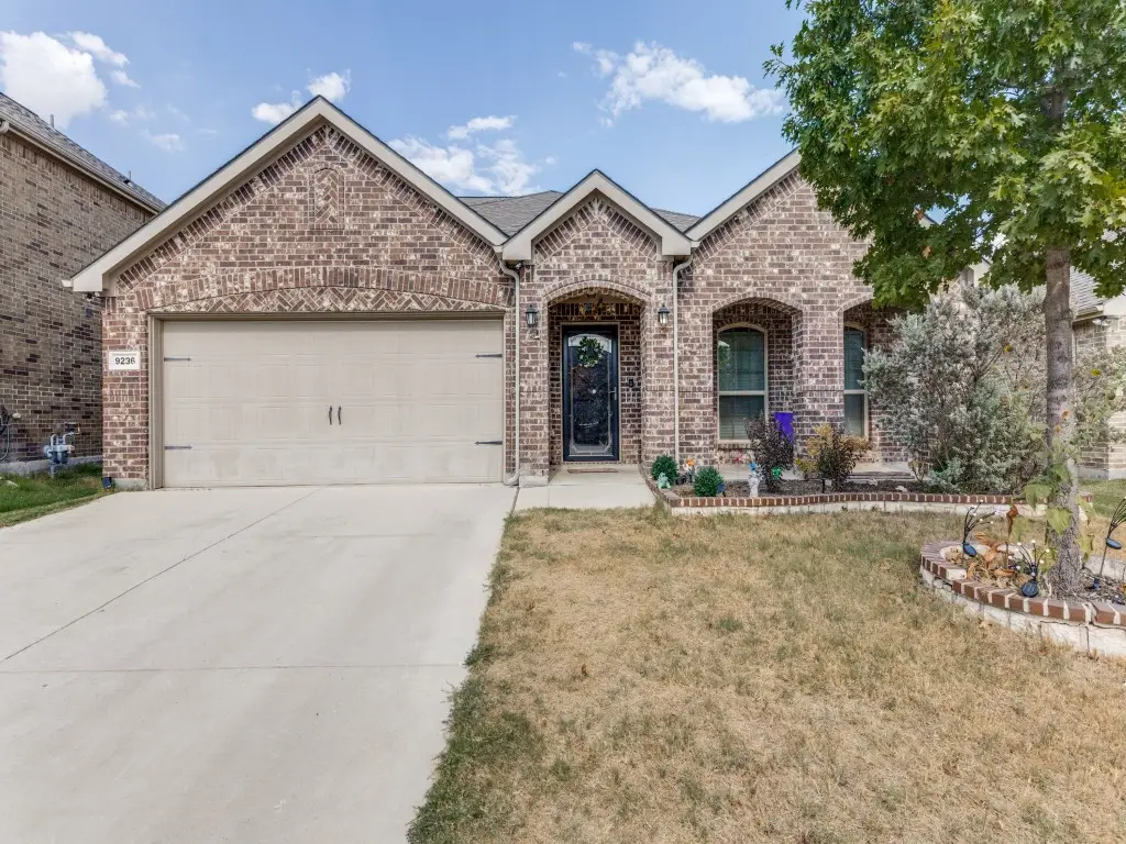9236 Flying Eagle Lane, Fort Worth, TX 76131 - #1