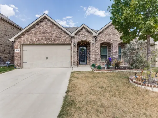 9236 Flying Eagle Lane, Fort Worth, TX 76131