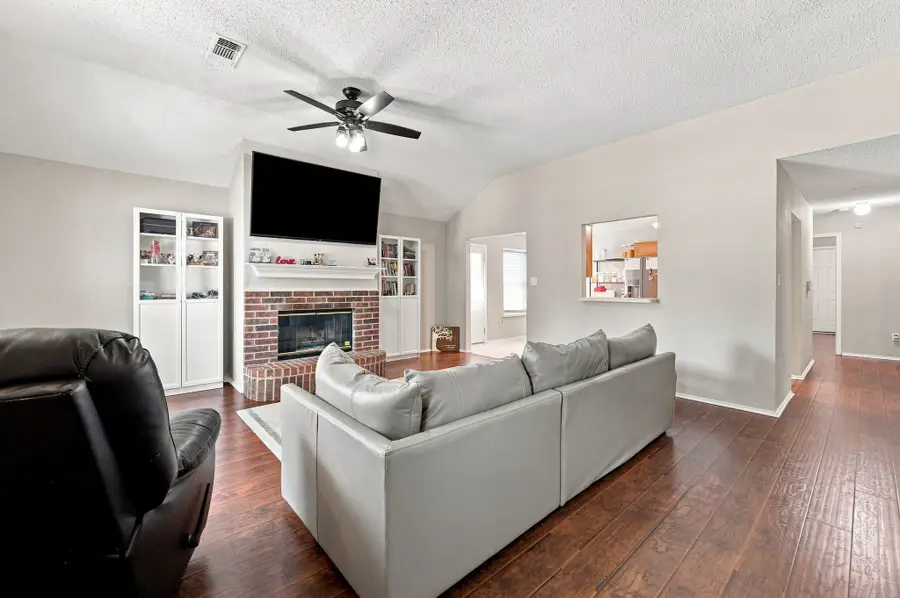 3129 Walingford Drive, Grand Prairie, TX 75052 - #3