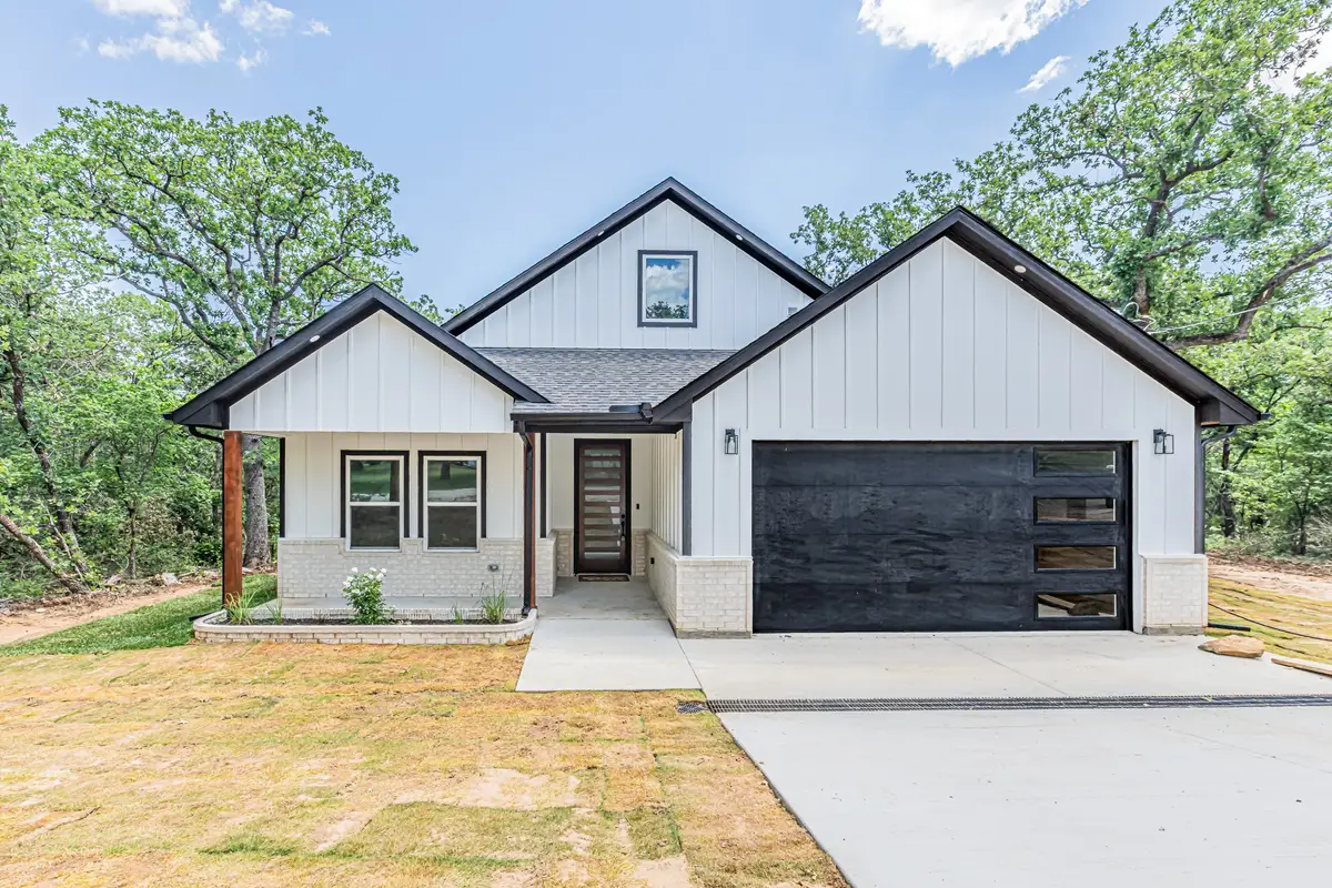 109 Gordons Circle, Runaway Bay, TX 76426 - #1