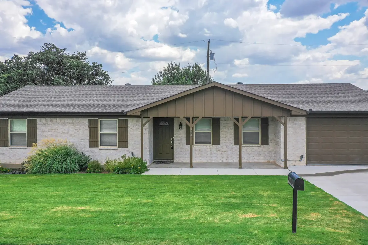 128 Oak Creek Street, Jacksboro, TX 76458 - #1
