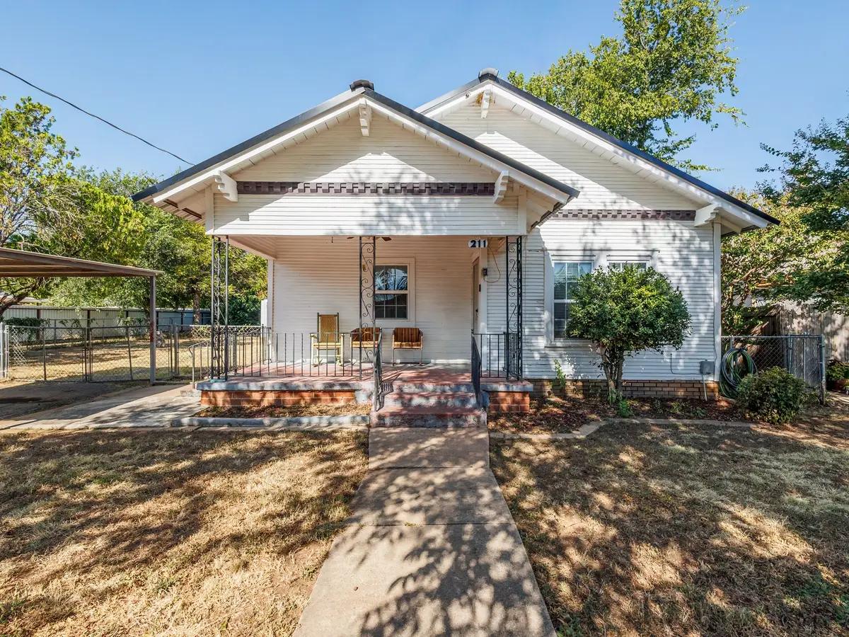 211 N Nueces Street, Coleman, TX 76834 - #1
