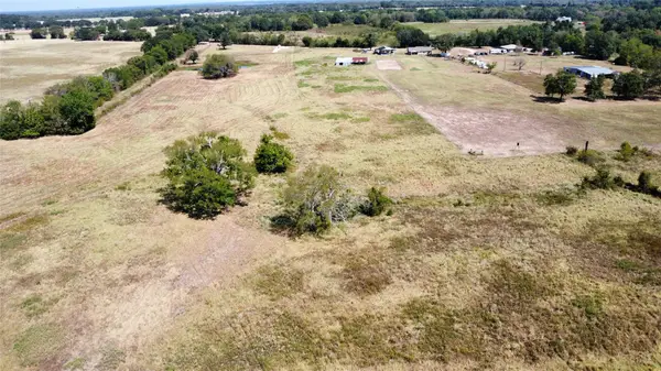 1000 Rs County Road 3237, Emory, TX 75440